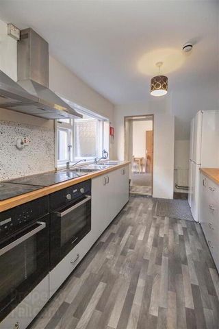 Room 4, 96 Cromwell Road, Belfast, JY - Photo 4