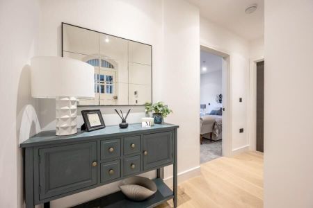 1 Bedroom Apartment To Let - Photo 3