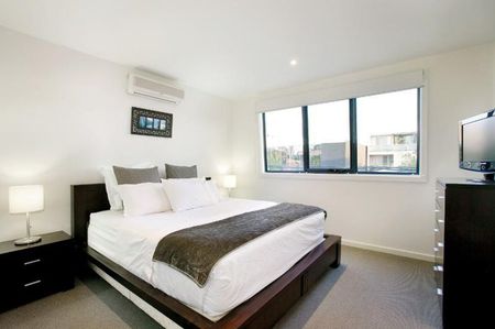 26 Raglan Street, South Melbourne - Photo 3