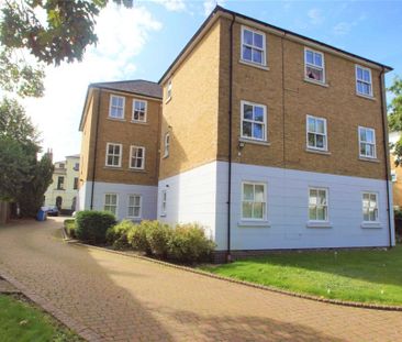 2 bed Upper Floor Flat for rent - Photo 2