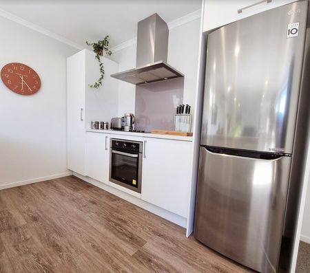 Lovely 2 Bedroom Home in Halswell! - Photo 4