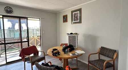 Peace and Tranquility yet so close to town! - Photo 2