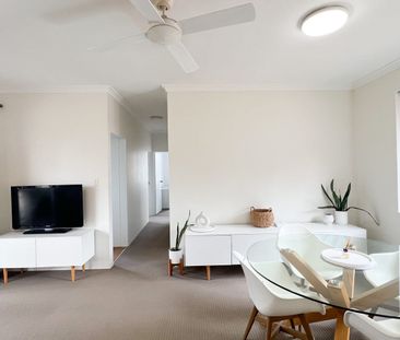 Furnished Two Bedroom Apartment - Photo 2