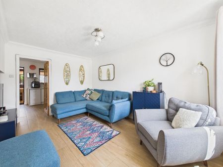 2 bedroom semi-detached house to rent - Photo 3