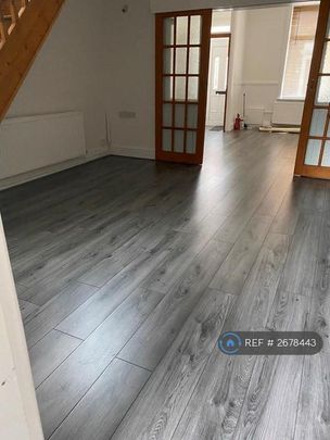 3 bedroom terraced house to rent - Photo 1