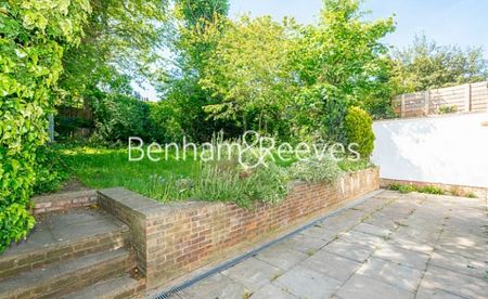 3 Bedroom flat to rent in Parkhill Road, Belsize Park, NW3 - Photo 4