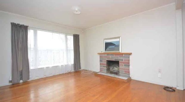 Charming 3BR Home in Papakura - Photo 1