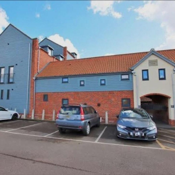 1 bedroom flat to rent - Photo 2