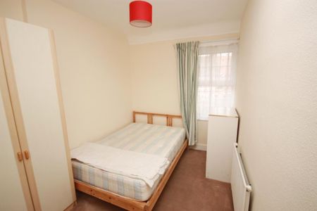 Old Oak Common Lane, East Acton, London, W3 7DT - Photo 3