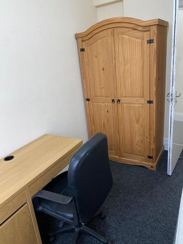 5 bedroom private hall to rent - Photo 5