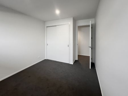 Spacious, Private and bright, new three bedroom home. - Photo 3