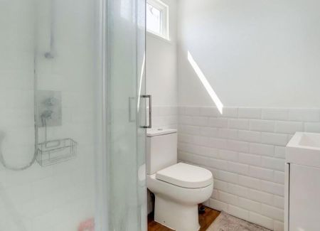 Room in a Shared House, Scawen Road, SE8 - Photo 5