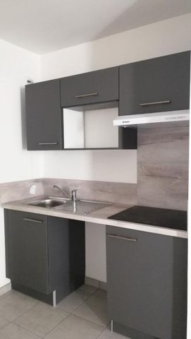 Location Appartement 2 pièces 50m² MONT ST AIGNAN 76130 - Photo 3