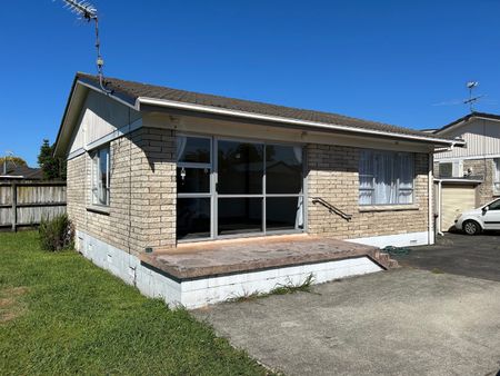 Unit 8, 42 Clevedon Road, Papakura, Auckland - Photo 2