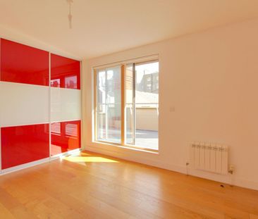 2 Bedroom - Photo 2