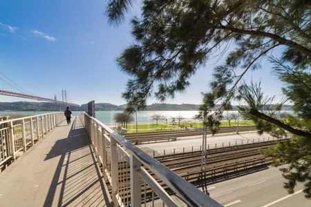 Apartamento T2 mobilado, com terraço e estacionamento, em Alcântara - Photo 3