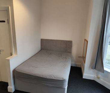 1 Bed Flat, Woodborough Road, NG3 - Photo 1