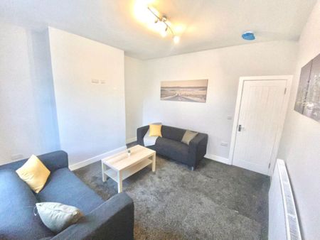 2 bedroom terraced house to rent - Photo 2