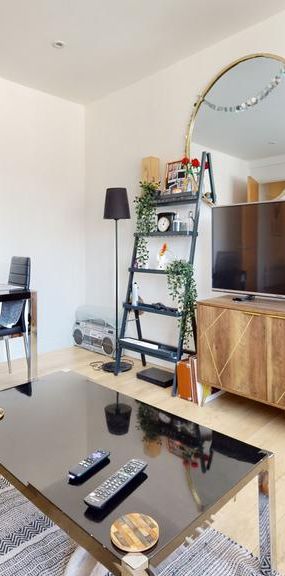 1 bedroom flat to rent - Photo 1