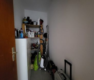 Apartment top Floor Renovated 3 bedrooms - Photo 4