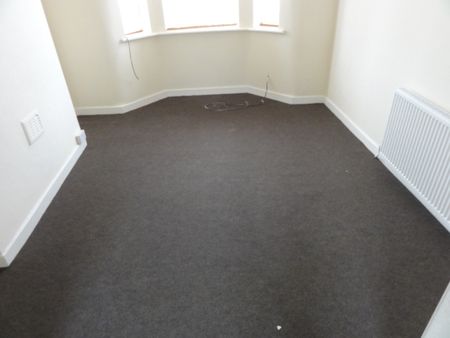 4 Bed Terraced House, Vittoria Street, CH41 - Photo 2