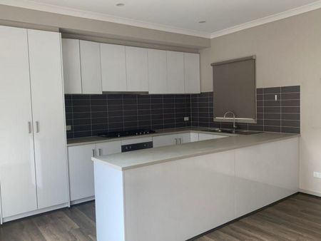 Lovely 2 bedroom townhouse - Photo 5