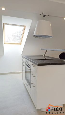 Pronájem nadstandartního podkrovního bytu 2+kk/65 m - Photo 4