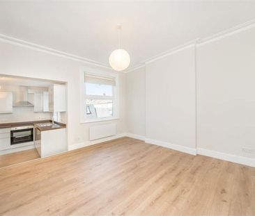 Udney Park Road, TW11, London - Photo 1