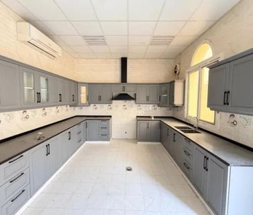 4 master bedroom like brand new villa in Al Hoshi - Photo 4