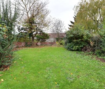 High Street, Barrow Upon Humber - Photo 2