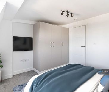 2 bedroom maisonette to rent - Photo 4