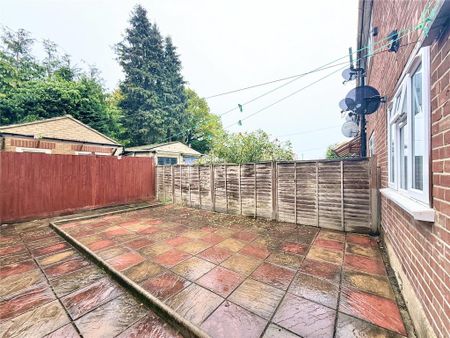 2 bedroom terraced house to rent - Photo 5