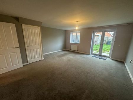 4 bedroom terraced house to rent - Photo 2