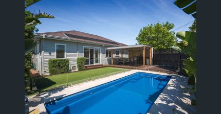 PICTURE PERFECT | FAMILY OASIS | FABULOUS LOCATION - Photo 4