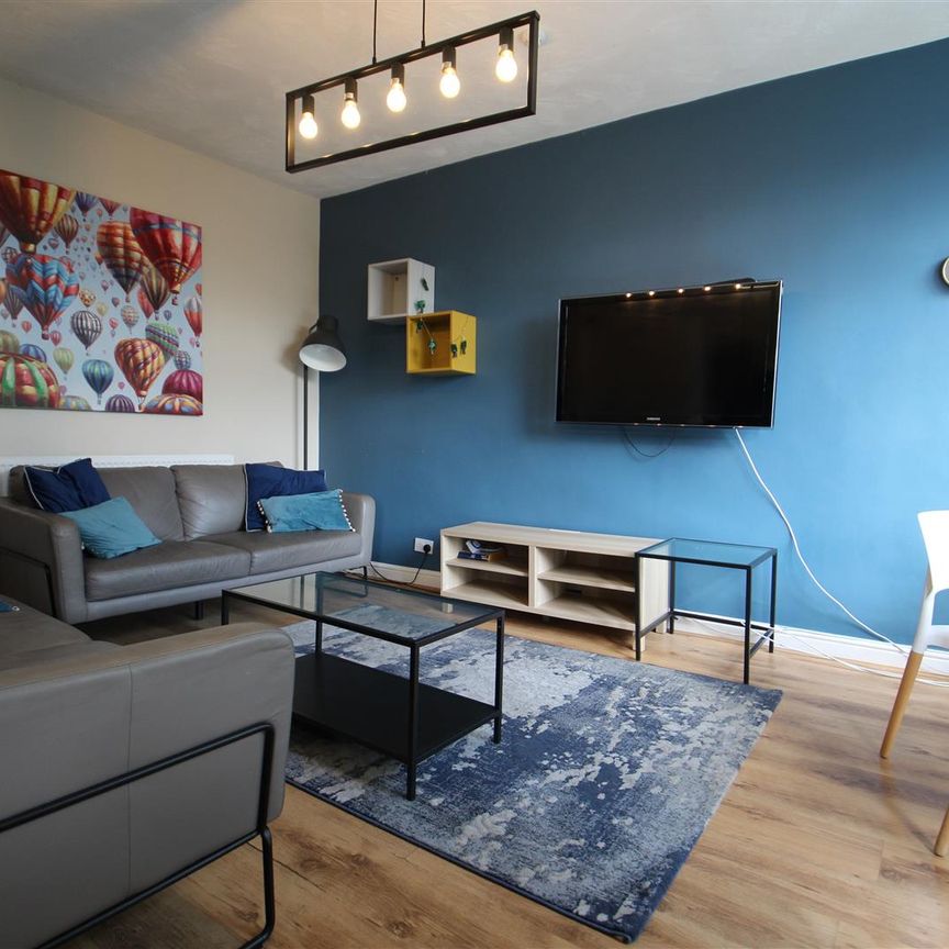 Knowle Terrace, Burley, LS4 2PA, Leeds - Photo 1