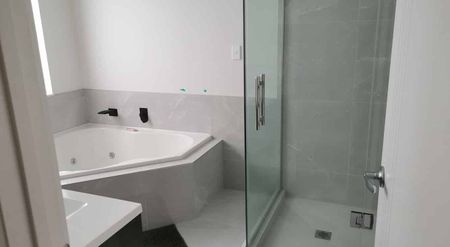 3BR Plus Office/4th BR in Chartwell - Photo 5