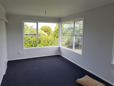 SAINT JOHNS - 2 bedroom Flat - Water Included - Redecorated - Photo 2