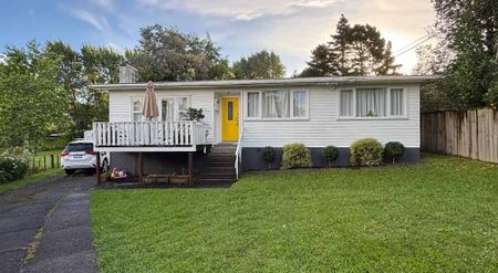 Family home on prestigious Totara Road - Photo 5