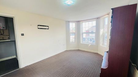 1 bedroom flat to rent - Photo 4