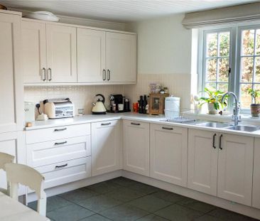 4 bedroom detached house to rent - Photo 5