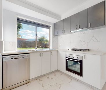 3 Bedroom Home With Large Yard - Photo 4