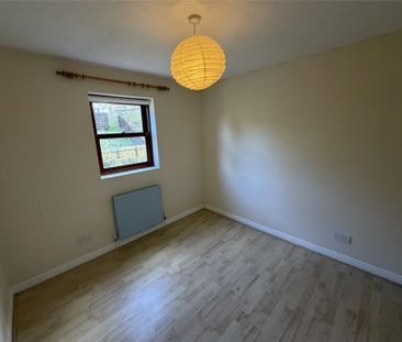 2 bedroom end of terrace house to rent - Photo 1