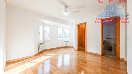 Casa adosada de alquiler en Salvador - Photo 3