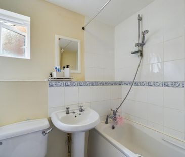 2 bedroom semi-detached house to rent - Photo 6