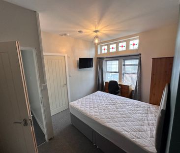 5 bedroom house - Photo 3