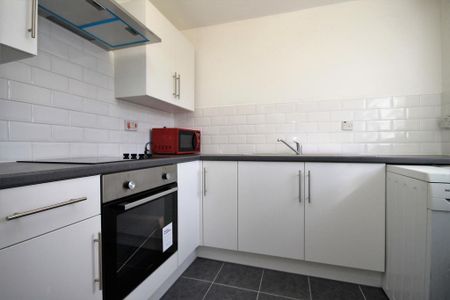 2 bedroom flat to rent - Photo 3