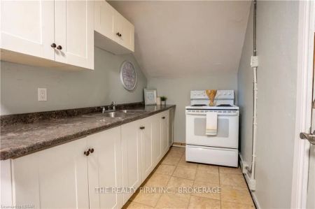 Detached Home For Lease | X8285400 - Photo 3