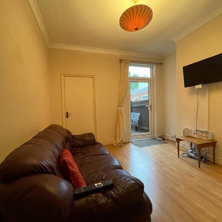 4 bedroom house to rent - Photo 1