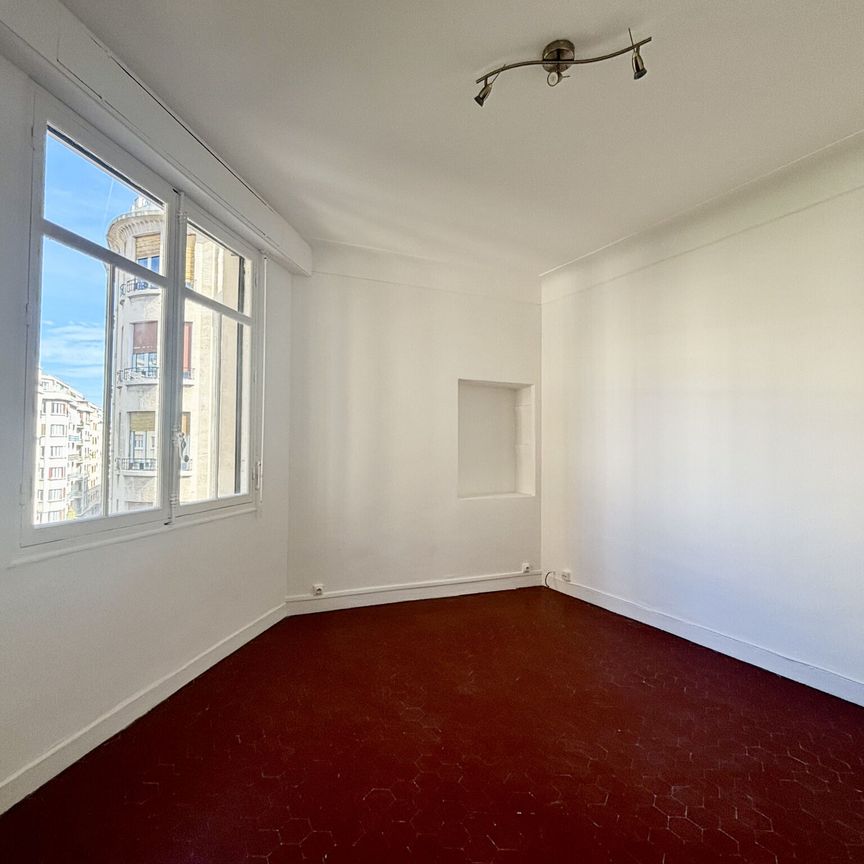 Appartement 3 pièces 51m2 MARSEILLE 4EME 890 euros - Photo 1