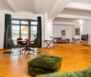 New York Factory living - Photo 2